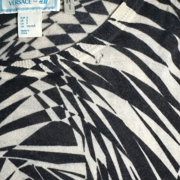 Versace x H&M Cashmere Blend Sweater - Picture 9 of 9